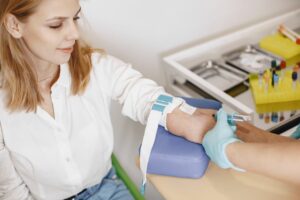 Lipoproteína(a) y riesgo cardiovascular: qué es, riesgos y cómo controlarla